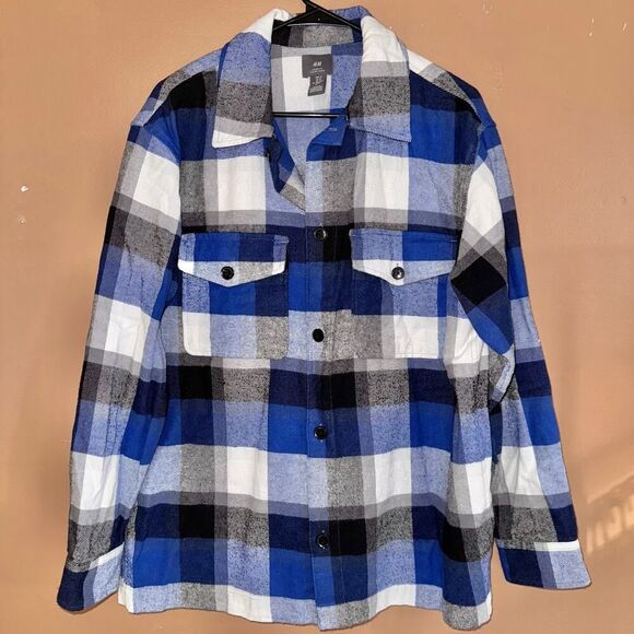 H&M Men's Relaxed Fit Blue White Plaid Heavy Flannel Button Down Shirt Medium - Picture 1 of 9